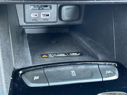 Used 2022 Chevrolet Bolt LT w/ Infotainment Package image 30