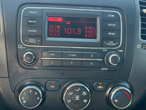 Used 2016 Kia Forte LX image 9