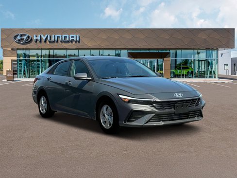 New 2025 Hyundai Elantra SE image 11