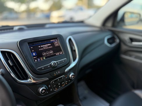 Used 2023 Chevrolet Equinox LT image 24