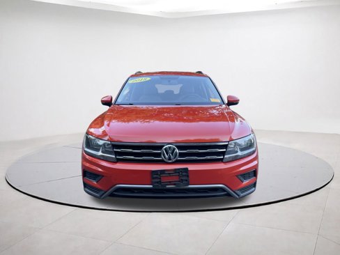 Used 2018 Volkswagen Tiguan S image 2