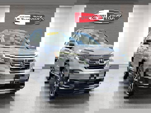 Used 2020 Honda Pilot Touring image 2