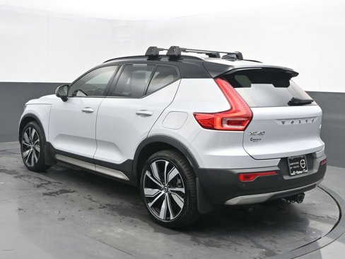 Certified 2022 Volvo XC40 P8 Recharge Ultimate image 5