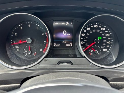 Used 2021 Volkswagen Tiguan SE image 13