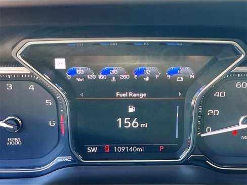 Used 2021 GMC Yukon Denali w/ Denali Premium Package image 12