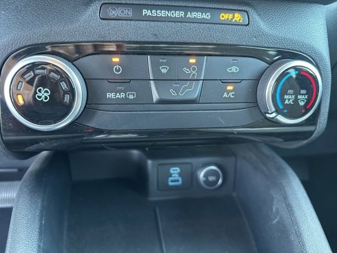 Used 2021 Ford Escape SE w/ SE Sport Appearance Package image 24