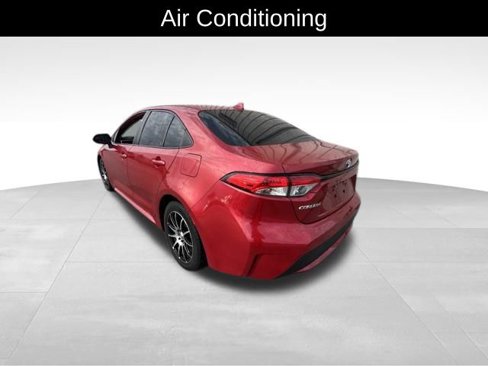 Used 2020 Toyota Corolla LE image 6