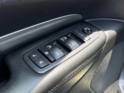 Used 2018 Dodge Durango SXT w/ 3rd Row Seating Group image 15