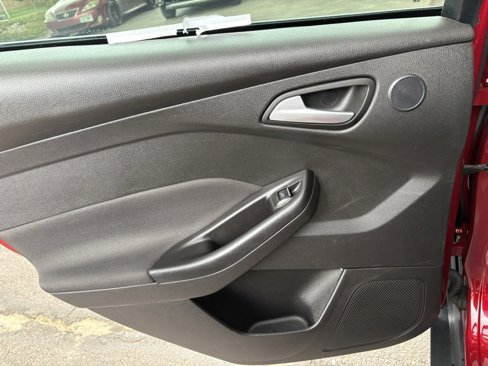 Used 2014 Ford Focus Titanium image 29