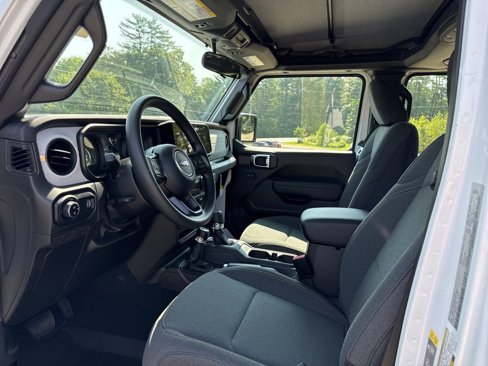 New 2025 Jeep Gladiator Sport image 14