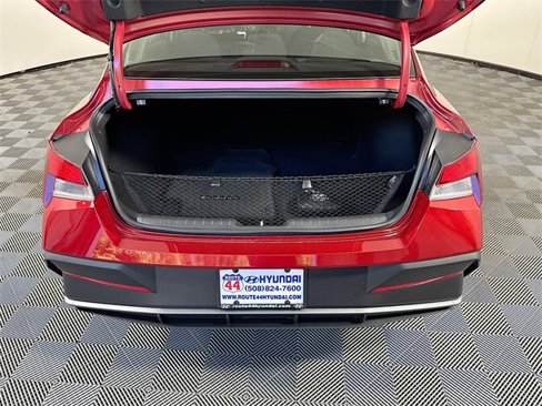 New 2025 Hyundai Elantra SE image 21