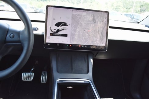 Used 2021 Tesla Model Y Performance image 17