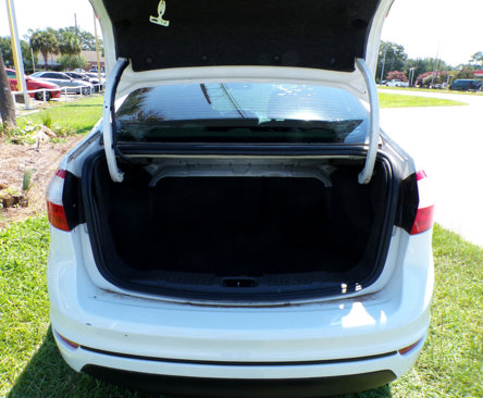 Used 2014 Ford Fiesta SE w/ Equipment Group 201A image 8