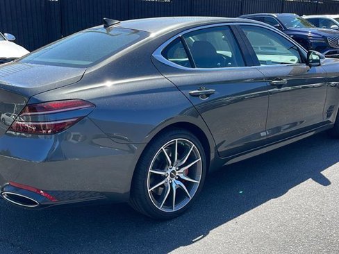 Used 2025 Genesis G70 2.5T image 3