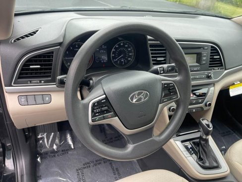 Used 2018 Hyundai Elantra SE image 16