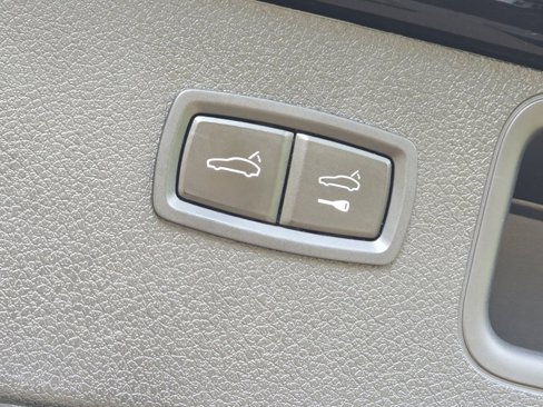 Used 2018 Porsche Macan image 19