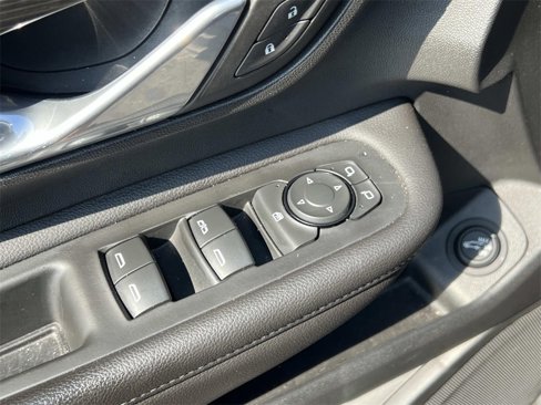 Certified 2022 GMC Terrain SLE w/ Driver Convenience Package image 15
