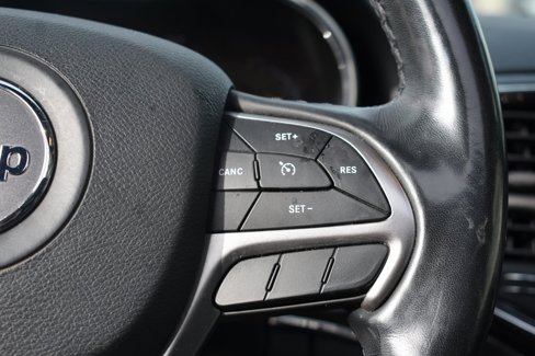 Used 2019 Jeep Grand Cherokee Limited w/ Luxury Group II image 15