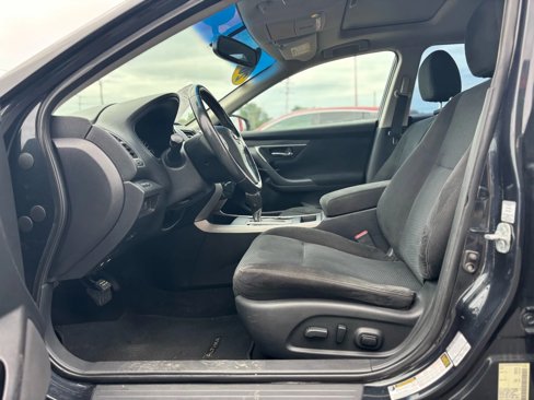 Used 2015 Nissan Altima 2.5 SV w/ Convenience Package image 6