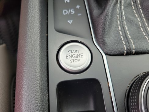 Used 2021 Volkswagen Atlas Cross Sport SEL Premium image 30