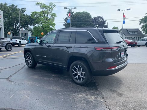 New 2025 Jeep Grand Cherokee Limited image 6