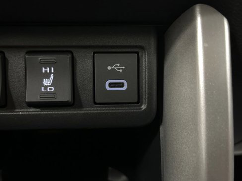 Used 2024 Toyota Corolla Cross XLE w/ Convenience Package image 25