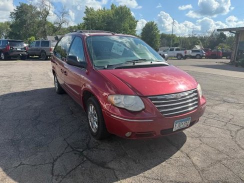 Used 2006 Chrysler Town & Country Limited w/ Trailer Tow Prep Group image 4