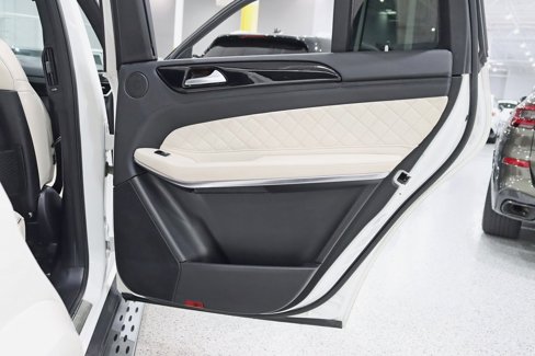 Used 2018 Mercedes-Benz GLS 550 4MATIC image 47