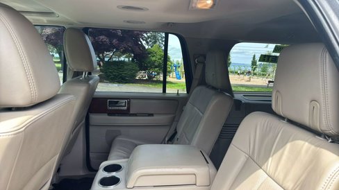 Used 2012 Lincoln Navigator 4WD image 22