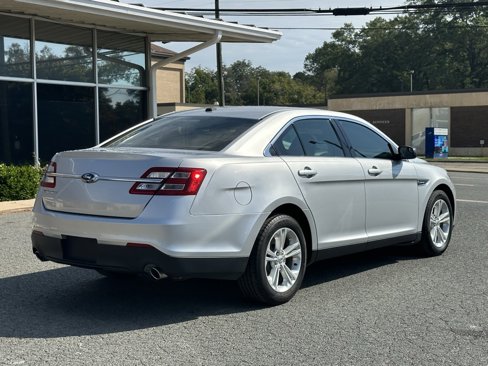 Used 2019 Ford Taurus SE image 8