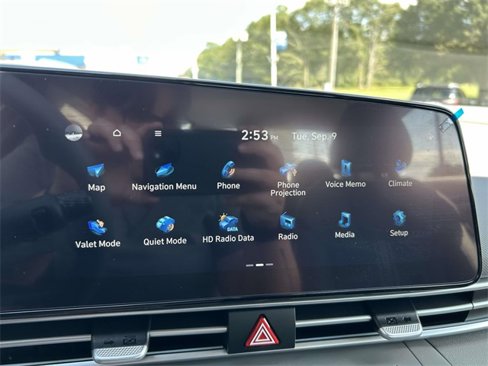 Certified 2024 Hyundai Elantra SEL image 20