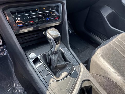 Certified 2023 Volkswagen Tiguan SE R-Line image 24