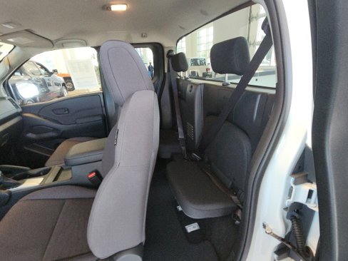 Used 2024 Nissan Frontier S image 27