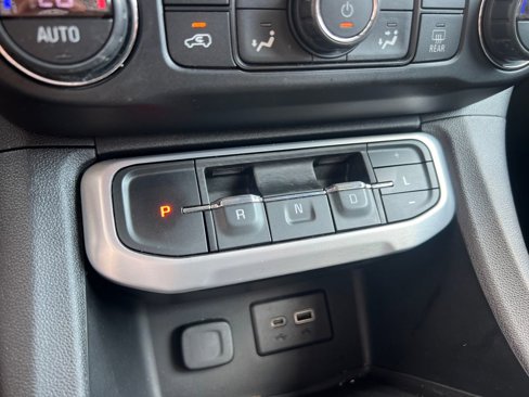 Used 2020 GMC Acadia SLE image 18