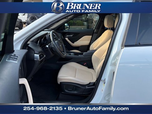 Used 2018 Jaguar F-PACE Premium image 5