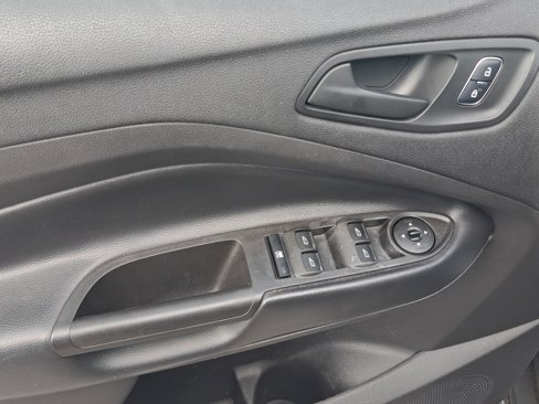Used 2019 Ford Escape S image 17