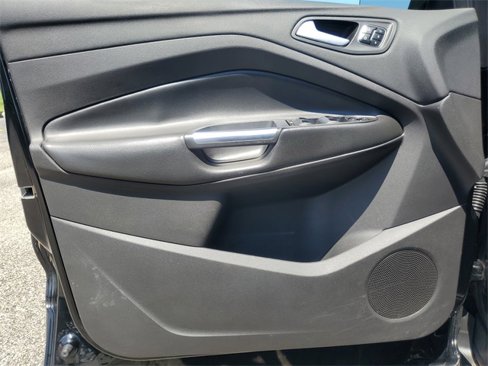 Used 2017 Ford Escape Titanium image 11