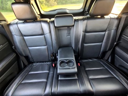 Used 2017 Jeep Grand Cherokee Overland w/ Jeep Active Safety Group image 11