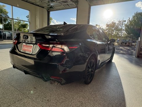 Used 2021 Toyota Camry SE image 4