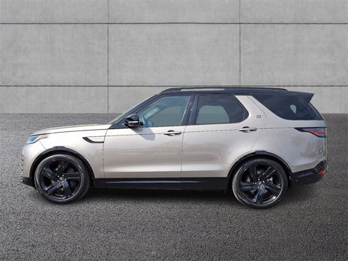 Used 2024 Land Rover Discovery Dynamic SE image 2