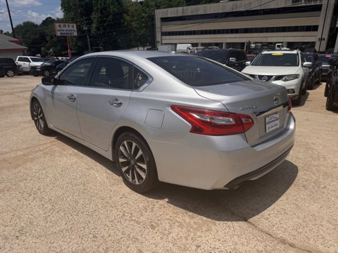 Used 2017 Nissan Altima 2.5 SV image 6