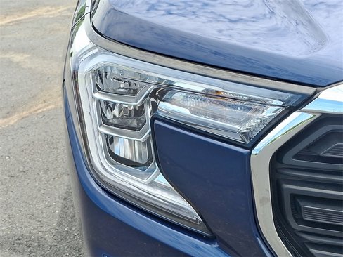 Certified 2022 GMC Terrain SLE w/ Driver Convenience Package image 9