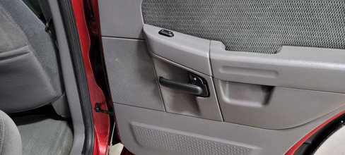 Used 2002 Ford Explorer XLT image 19