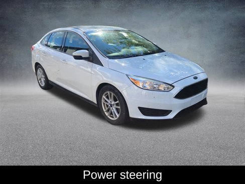 Used 2017 Ford Focus SE w/ Cold Weather Package image 9