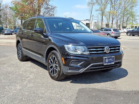 Certified 2021 Volkswagen Tiguan SE image 2
