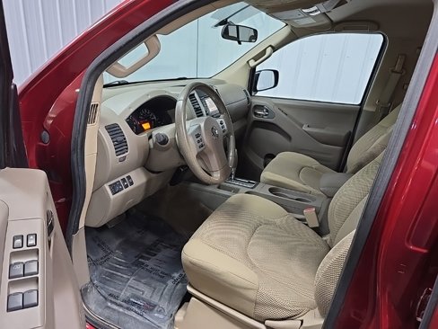 Used 2015 Nissan Frontier SV image 27