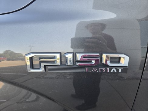 Used 2016 Ford F150 Lariat w/ Equipment Group 502A Luxury image 7