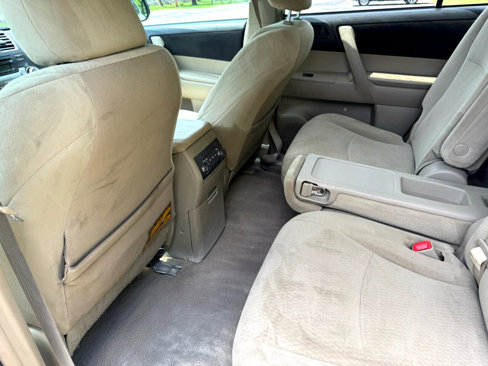 Used 2010 Toyota Highlander 2WD image 32