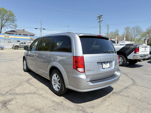 Used 2018 Dodge Grand Caravan SXT image 6