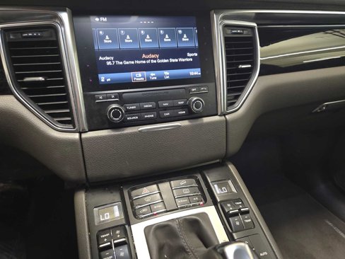 Used 2017 Porsche Macan image 27
